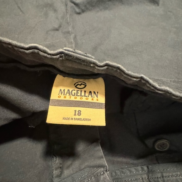 Magellan Shorts Women’s 18 Blue Solid Chino Pockets Stretch Cotton Outdoor - Picture 4 of 6